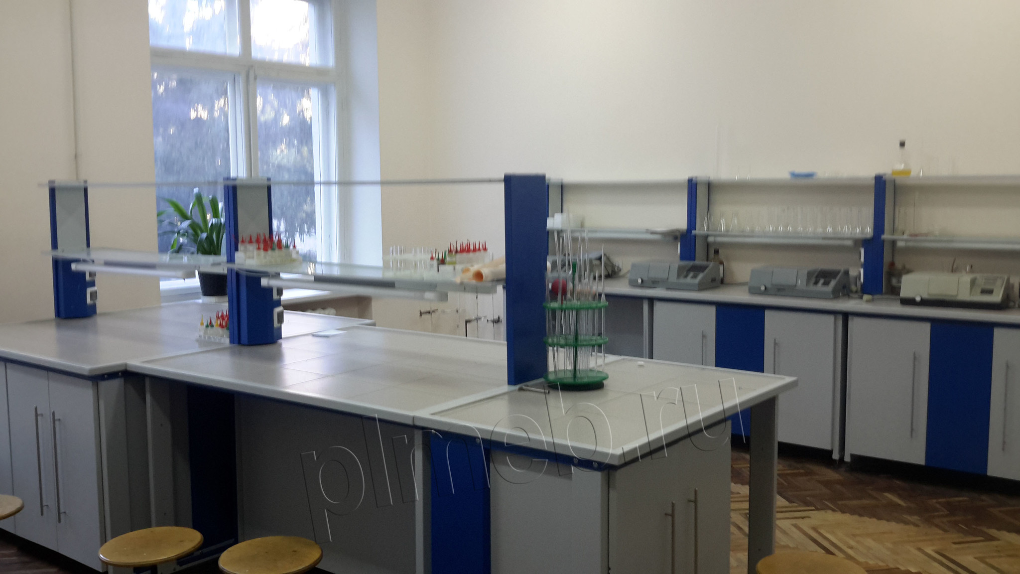 стол лабораторный для физических исследований